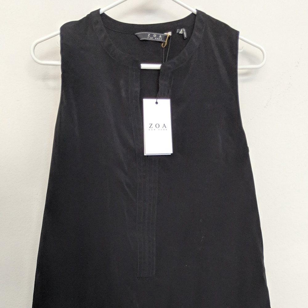 ⭐NWT. ZOA New York black long silky black tank
